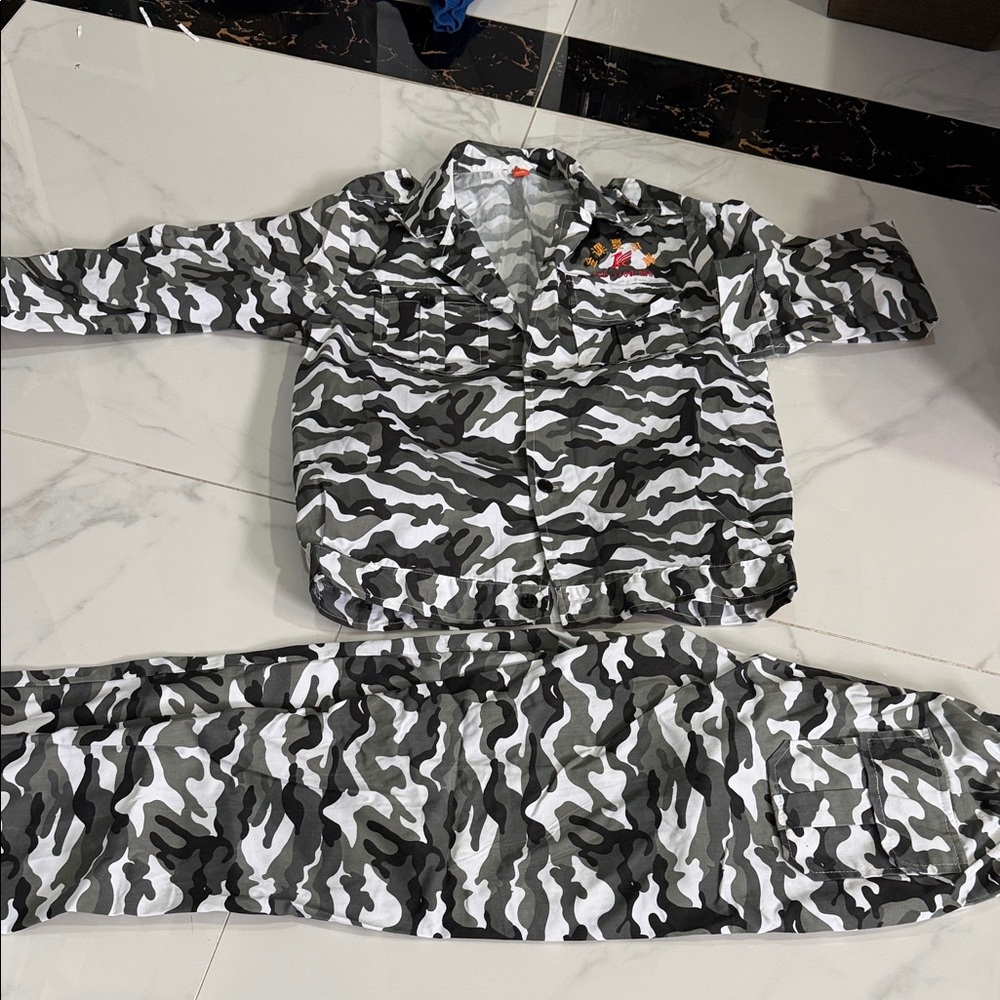 Kids Grey Camo Pajama Set - Comfortable Two-Piece Sleepwear